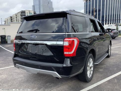 Used 2021 Ford Expedition XLT image 4