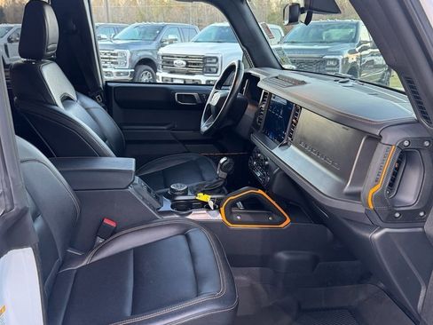Used 2024 Ford Bronco Badlands AWD/4WD image 9