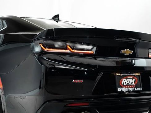 Used 2018 Chevrolet Camaro SS image 11