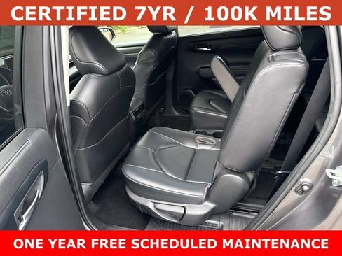Used 2023 Toyota Highlander XLE AWD/4WD image 16