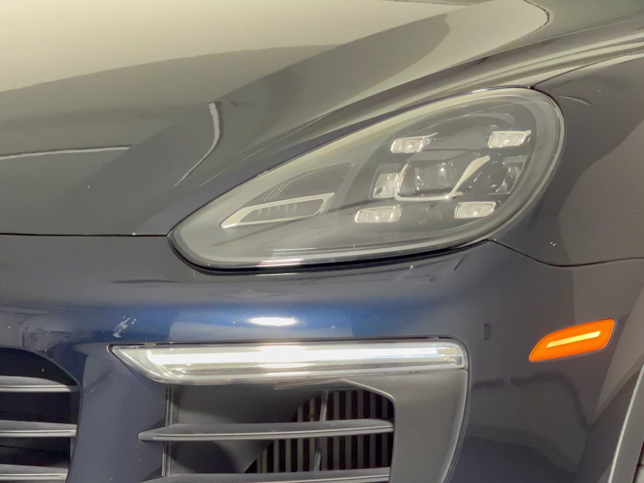 Used 2017 Porsche Cayenne S AWD/4WD image 12