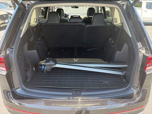 Used 2024 Volkswagen Atlas SEL Premium R-Line AWD/4WD image 32