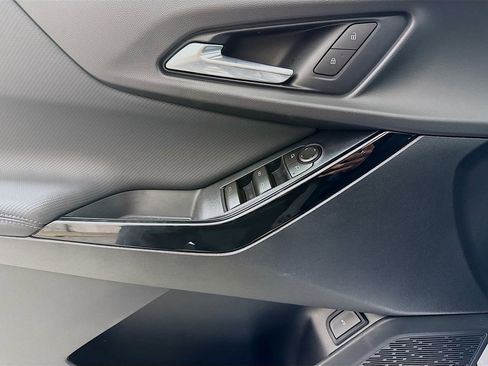 New 2026 Chevrolet Equinox LT w/ Convenience Package II image 19