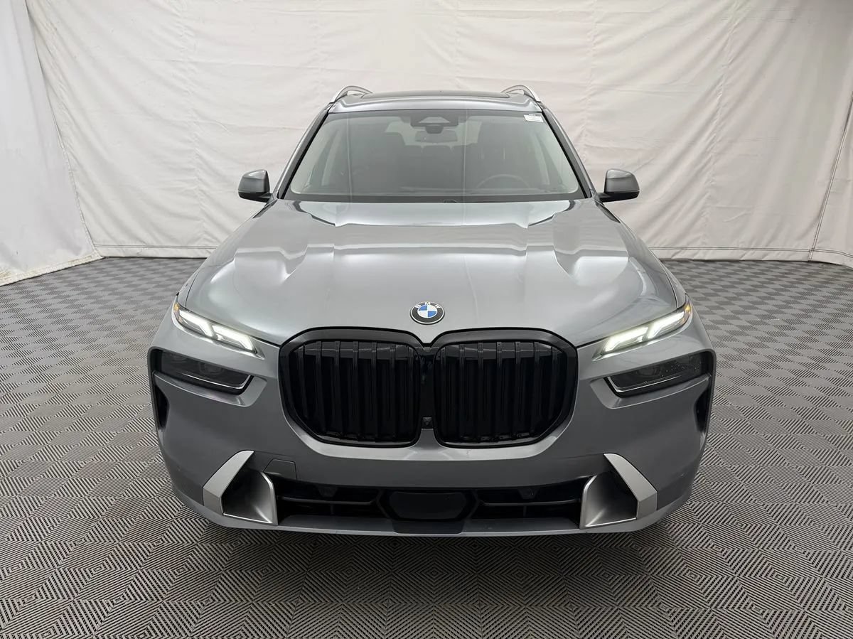 Used 2023 BMW X7 xDrive40i w/ Premium Package AWD/4WD image 2