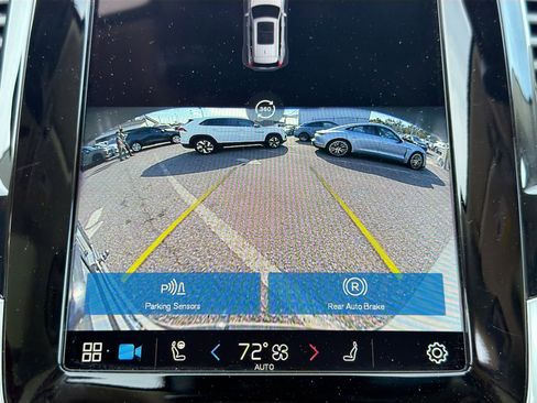 Used 2023 Volvo XC90 B6 Plus image 32