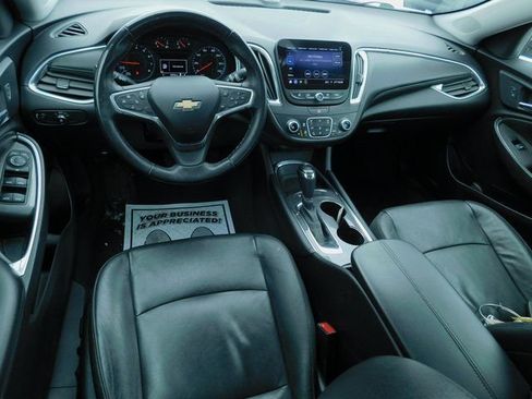 Used 2019 Chevrolet Malibu LT w/ Leather Package image 5