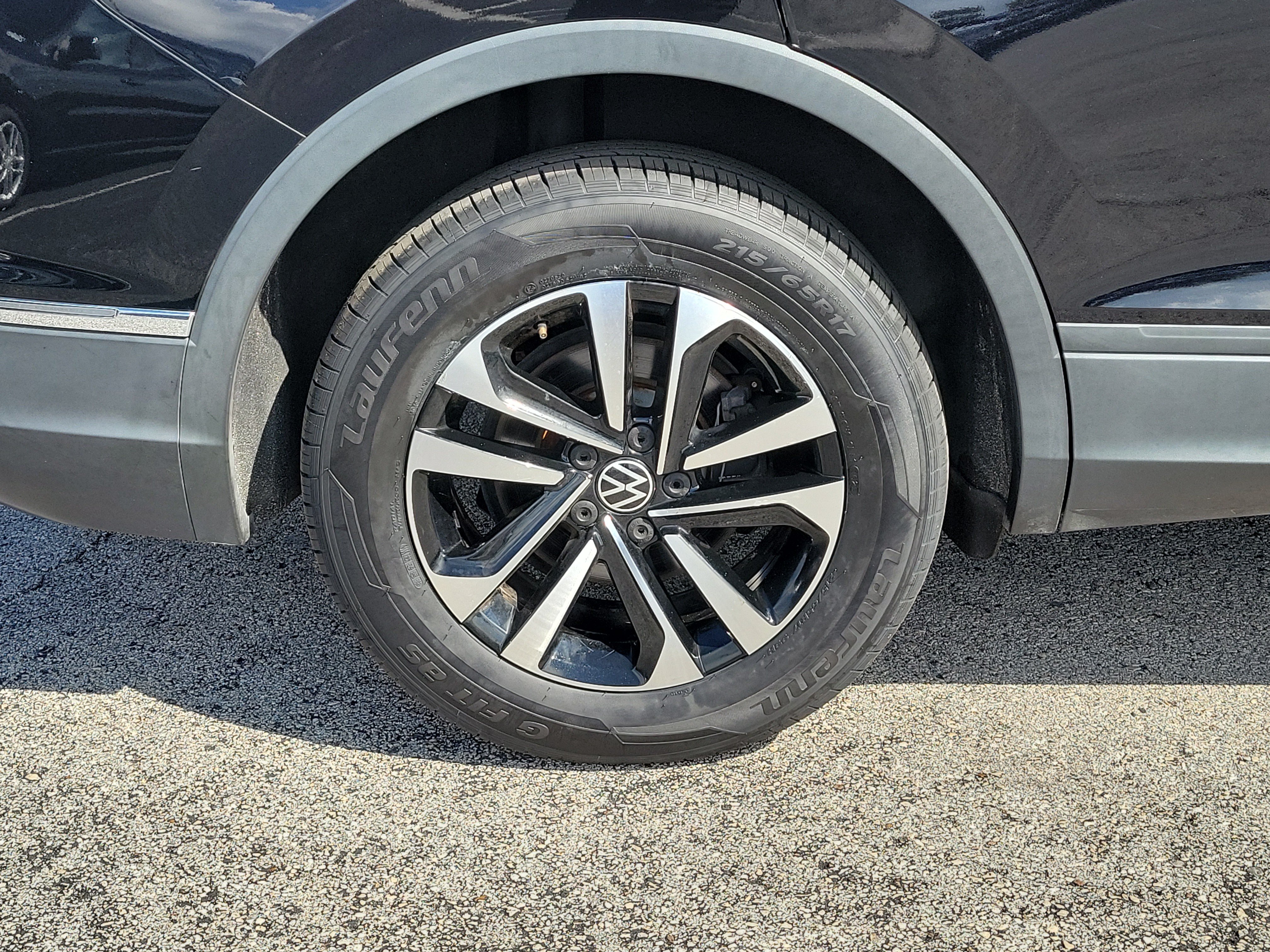 Used 2022 Volkswagen Tiguan S FWD image 9