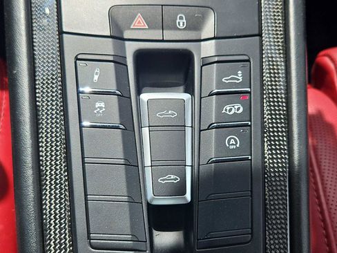 Certified 2019 Porsche 911 Targa 4 GTS AWD/4WD image 19