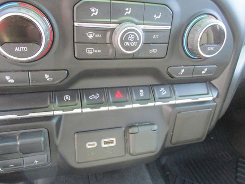 Used 2021 Chevrolet Silverado 1500 RST AWD/4WD image 19