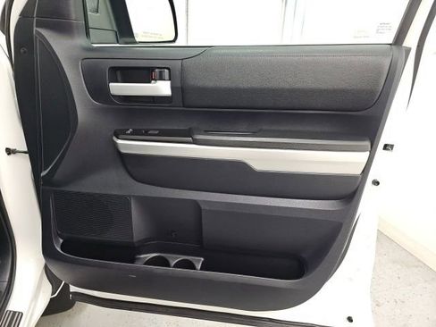 Used 2015 Toyota Tundra SR5 image 38