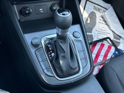 Used 2022 Hyundai Kona SEL image 22