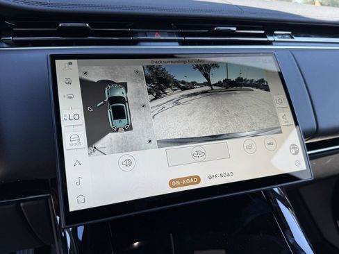 Used 2025 Land Rover Range Rover Sport SE image 24