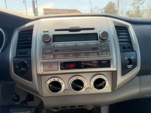 Used 2011 Toyota Tacoma 4x4 Access Cab w/ SR5 Pkg #2 image 16