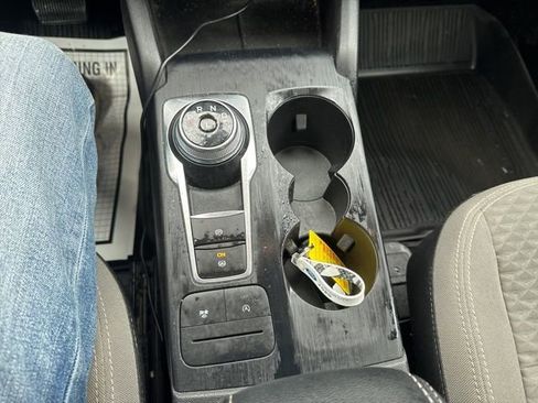 Used 2022 Ford Escape SE w/ SE Sport Appearance Package image 14