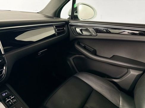 Used 2021 Porsche Macan S image 39