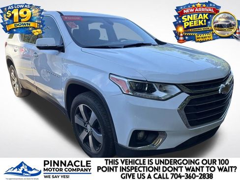 Used 2020 Chevrolet Traverse LT w/ LT Premium Package FWD image 1