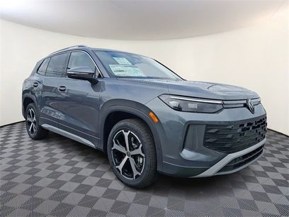 New 2025 Volkswagen Tiguan SE