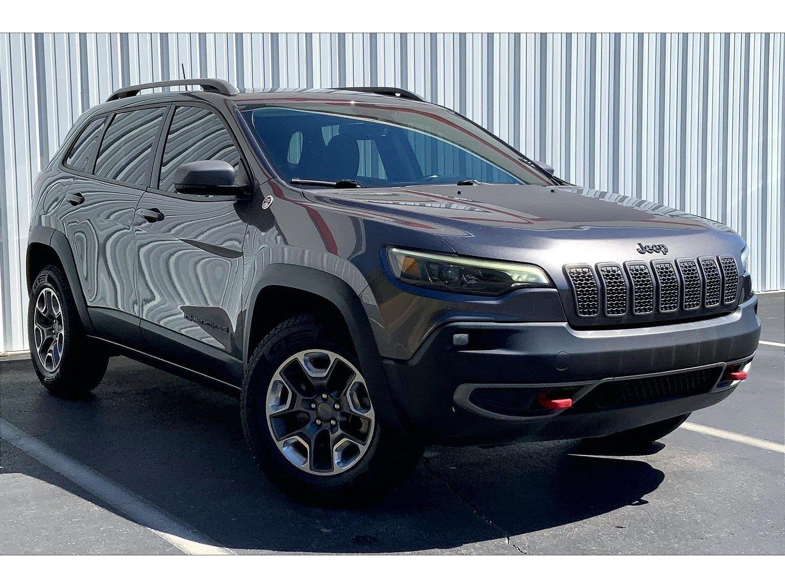 Used 2021 Jeep Cherokee Trailhawk AWD/4WD image 2