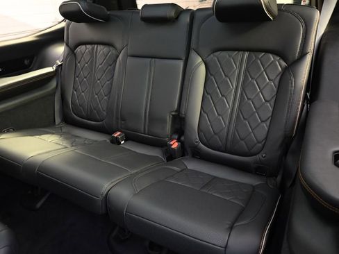 Used 2022 Jeep Grand Wagoneer Series III w/ Rear Seat Video Group 1 AWD/4WD image 22