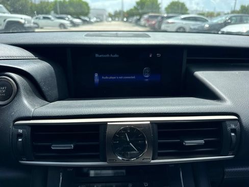 Used 2018 Lexus IS 300 F Sport w/ F Sport Package RWD image 12