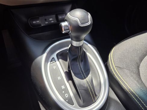 Used 2015 Kia Soul + FWD image 23