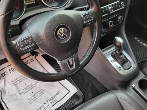 Used 2011 Volkswagen Jetta TDI FWD image 10