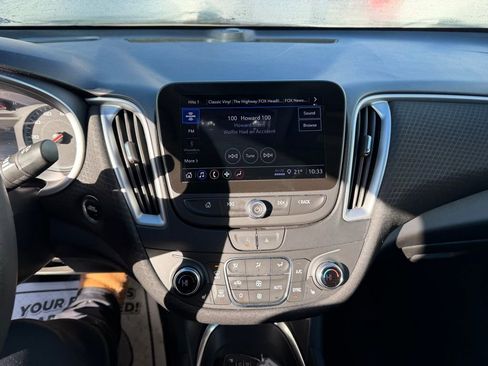 Used 2023 Chevrolet Malibu LT image 17