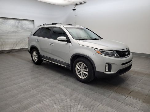 Used 2015 Kia Sorento LX FWD image 11