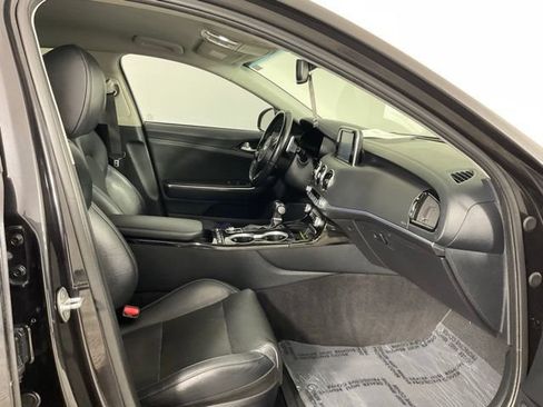 Used 2019 Kia Stinger RWD image 27