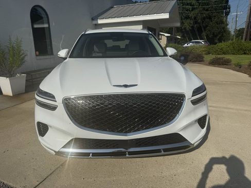 Used 2024 Genesis GV70 2.5T AWD/4WD image 3