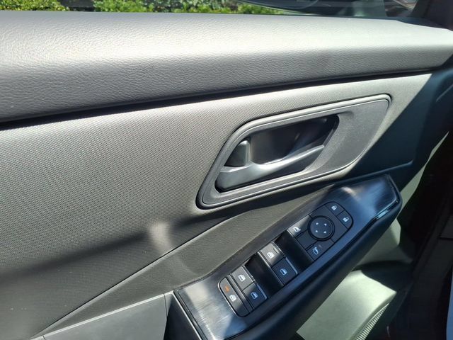 Used 2026 Nissan Rogue S FWD image 6