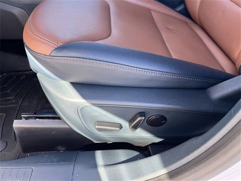 Used 2024 Ford Maverick Lariat image 14