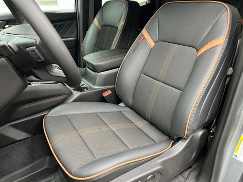 New 2026 GMC Canyon AT4 AWD/4WD image 8