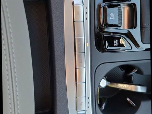 New 2026 Kia Carnival EX FWD image 21
