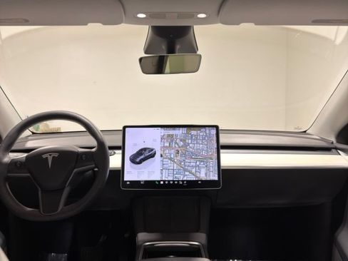 Used 2023 Tesla Model Y Long Range AWD/4WD image 6