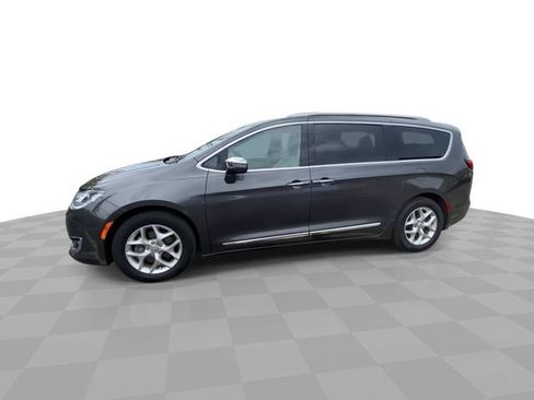 Used 2019 Chrysler Pacifica Limited w/ Advanced Safetytec Group FWD image 7