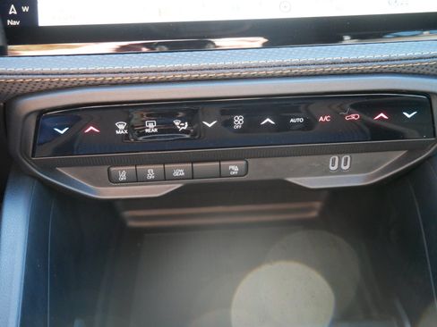 New 2026 Jeep Cherokee Overland AWD/4WD image 18