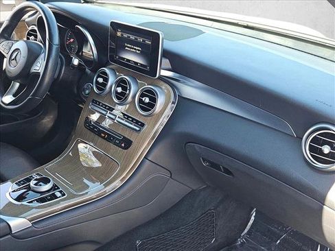 Used 2018 Mercedes-Benz GLC 300 image 30
