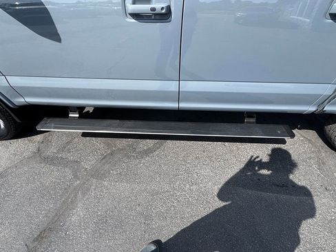 Used 2019 Ford F150 Lariat w/ Equipment Group 502A Luxury AWD/4WD image 6