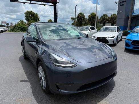 Used 2023 Tesla Model Y 2WD image 3