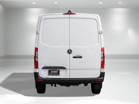 Used 2024 Mercedes-Benz Sprinter 2500 image 7
