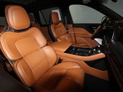 Used 2022 Lincoln Aviator Black Label w/ Dynamic Handling Package image 27