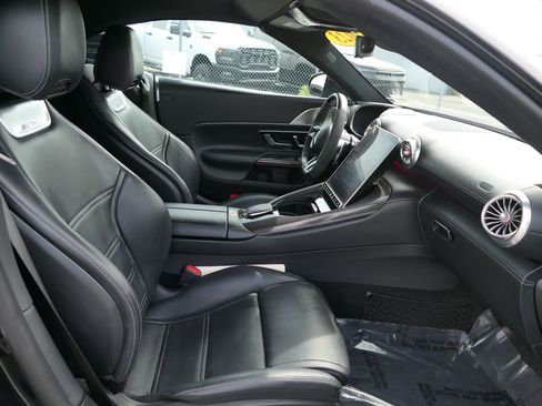 Used 2023 Mercedes-Benz SL 63 AMG 4MATIC w/ Driver Assistance Package image 27