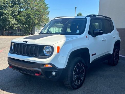 Used 2023 Jeep Renegade Trailhawk AWD/4WD image 12