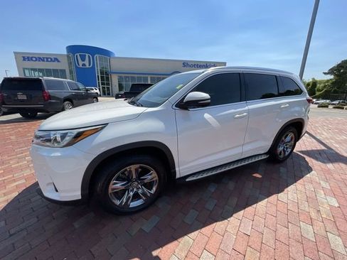 Used 2018 Toyota Highlander Limited Platinum image 27