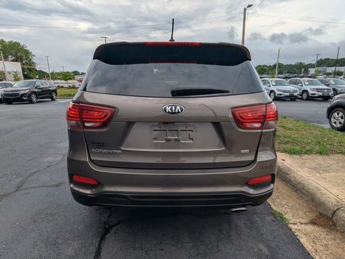 Used 2019 Kia Sorento FWD image 6