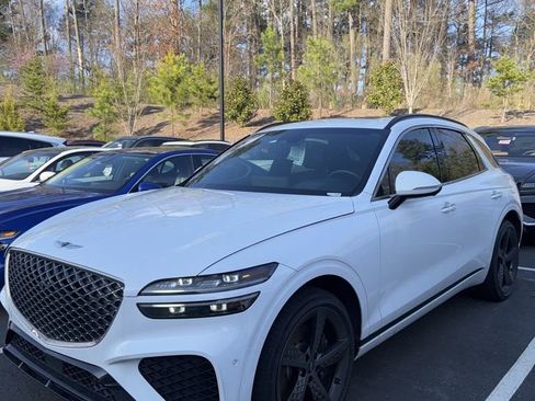 Used 2022 Genesis GV70 3.5T Sport w/ Sport Prestige Package image 2