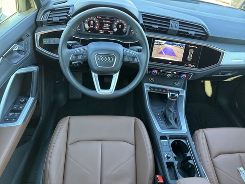 Used 2025 Audi Q3 2.0T Premium image 7