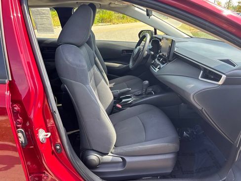 Used 2022 Toyota Corolla LE FWD image 41