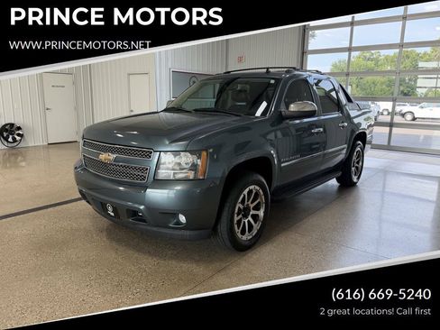Used 2010 Chevrolet Avalanche LTZ RWD image 1